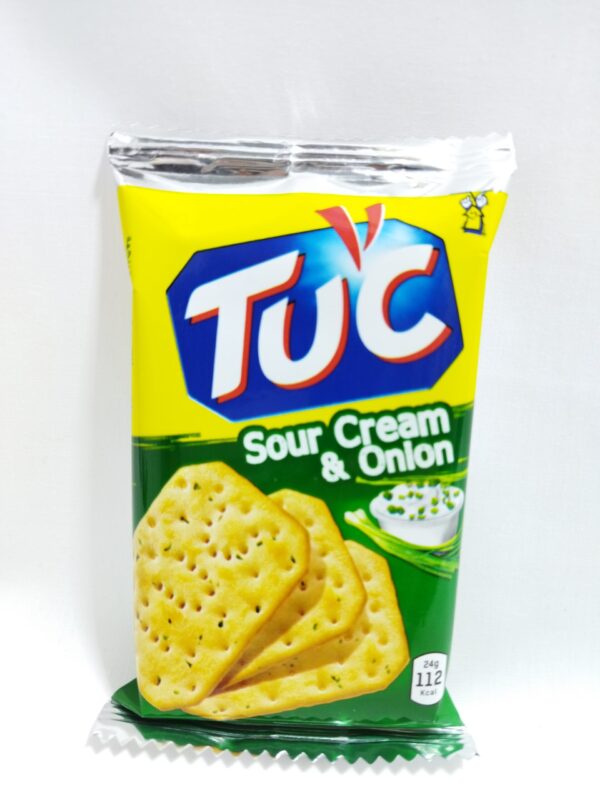 TUC SOUR CREAM & ONION